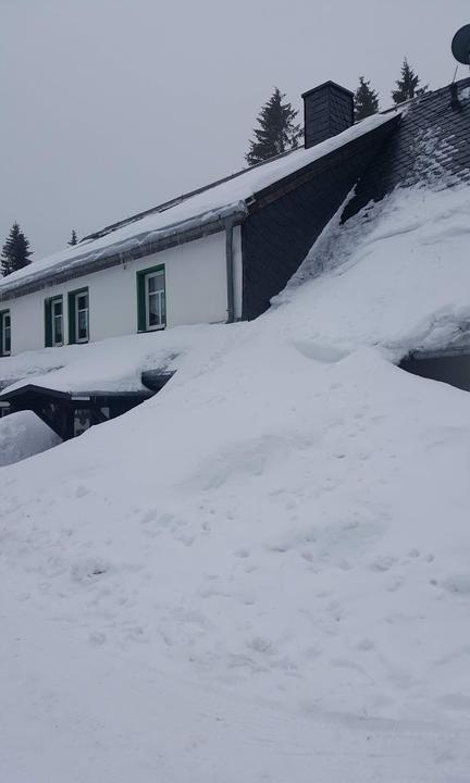 Gaststatte und Pension Henneberg